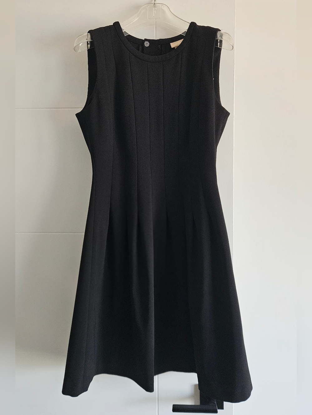 H&M 8 38 Structures Sleevess LBD dress NEW fits M Medium